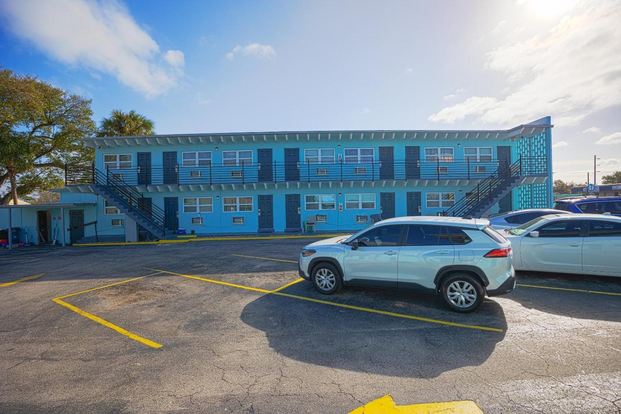 Aladdin Motel By Oyo Merritt Island Exterior photo